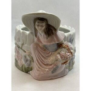 Teleflora Girl‎ Planter Girl With Hat By Fence 1982 Tiawan